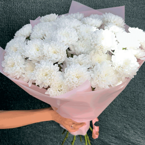 Букет 11 белых кустовых хризантем в Новоозёрном