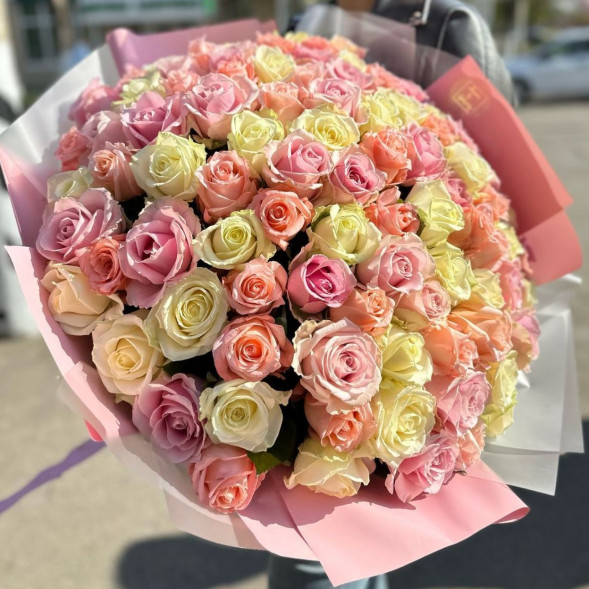 101 Роза радужный микс  в Новоозёрном