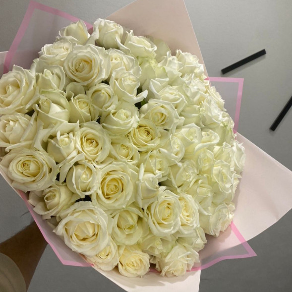 75 белых роз  в Новоозёрном