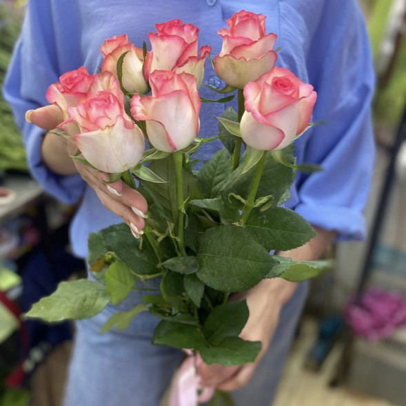 Букет 7 розовых роз в Новоозёрном