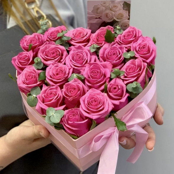 Розы в коробке «Сердце» в Новоозёрном