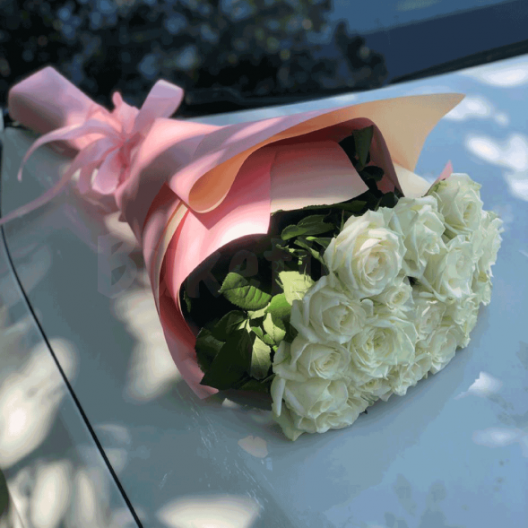 15 белых роз, лента в Новоозёрном