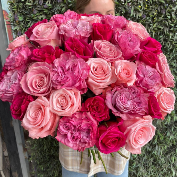 Букет 35 розовых роз в Новоозёрном