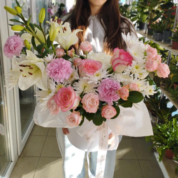 Композиция в коробке «Белый вальс»  в Новоозёрном